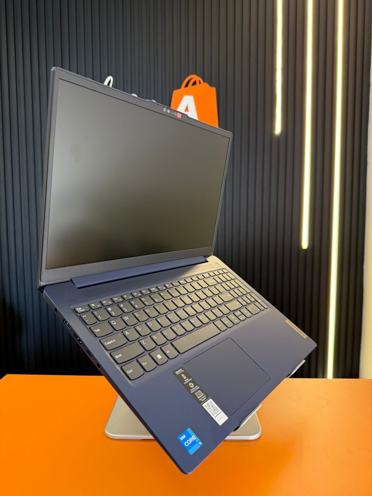 Lenovo IdeaPad Slim 3 16JAN6