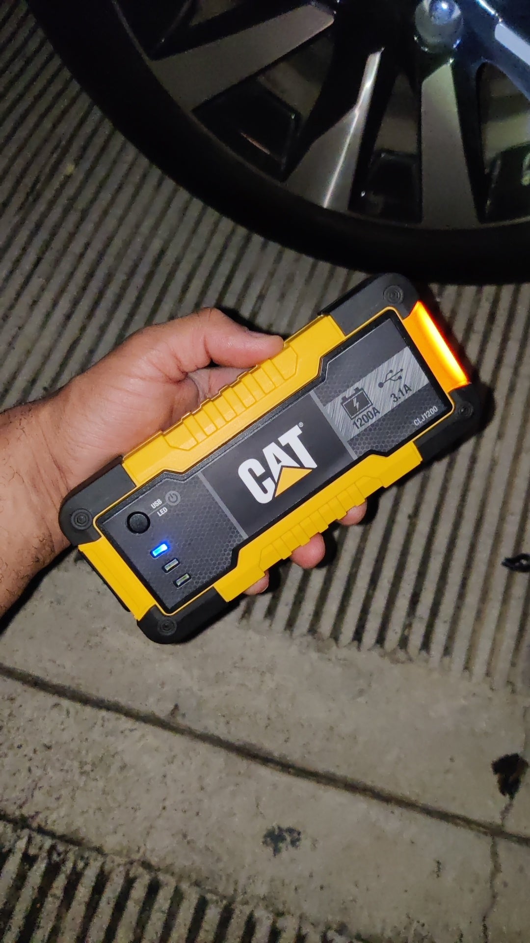 CAT Arrancador de Baterías de Iones de Litio con Amperaje Máximo de  Arranque de 1200, Automotriz, Pricesmart, Santa Ana